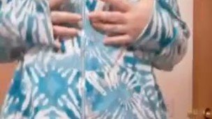 Tantalizing tease by thicc white girl